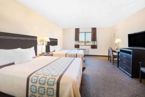 Double Room with Two Double Beds - Smoking room in Days Inn by Wyndham Hobbs