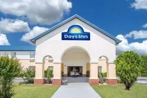 Days Inn by Wyndham Lincoln - 安尼斯敦