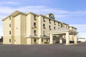 Days Inn by Wyndham Moose Jaw - Moose Jaw