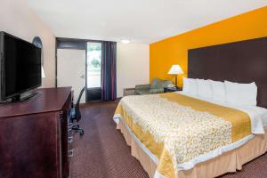 Days Inn by Wyndham Calvert City - Paducah East