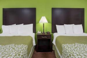 Days Inn by Wyndham Calvert City - Paducah East