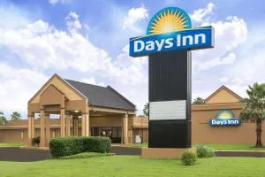Days Inn & Suites by Wyndham Jennings - Eunice