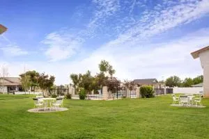 Days Inn by Wyndham Delta - Fillmore