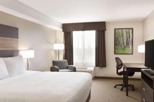 Days Inn & Suites by Wyndham Lindsay