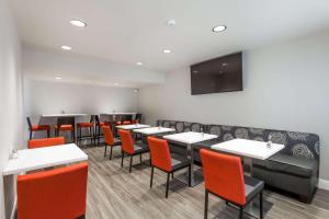 Days Inn by Wyndham Yosemite Area