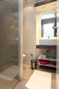 One-Bedroom Apartment room in Apartments by the sea Duce Omis - 10304