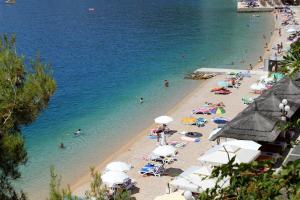 Apartments by the sea Podgora, Makarska - 12326