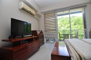 Miranda B 306 1BR at Pico de Loro by Raquels Place