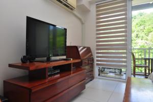 Miranda B 306 1BR at Pico de Loro by Raquels Place