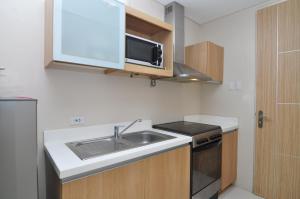 Miranda B 306 1BR at Pico de Loro by Raquels Place