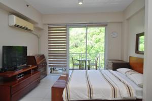 Miranda B 306 1BR at Pico de Loro by Raquels Place