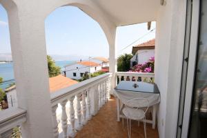 Apartments by the sea Mastrinka, Ciovo - 4647