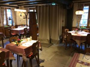 Hotels Auberge des Trois Chateaux : photos des chambres