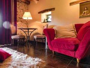 Maisons de vacances Spacious Holiday Home in Altillac with Private Pool : photos des chambres