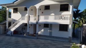 Drake Seaside Studio Apartments