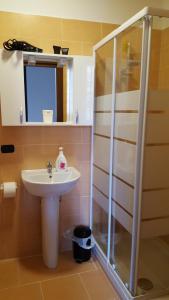Quadruple Room with Private Bathroom
