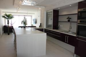 Appartement 3 pièces Nice Promenade des anglais dernier étage vue mer solarium