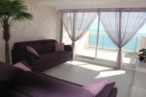 Appartement 3 pièces Nice Promenade des anglais dernier étage vue mer solarium