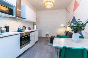 Three-Bedroom Apartment room in Apartments Stepanska 36