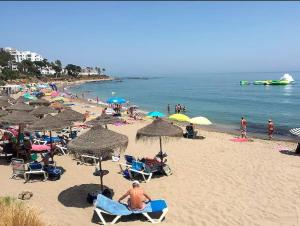 Spacious 3-Room Apartment with Pool - Riviera del Sol