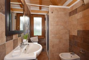 One-Bedroom Bungalow (2 Adults)