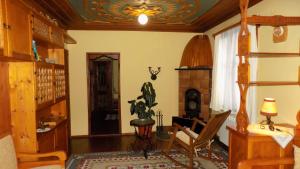 One-Bedroom Suite (2 Adults + 1 Child) room in Dona Guest House - Horse Riding