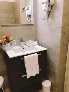 Hotels Hotel Le Dauphin : photos des chambres