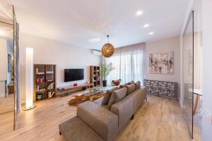 The Shades of Grey-Tranquil 4th-Floor Apartment Baneasa Area