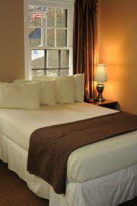 Double Room - Disability Access room in Turkey Run Inn & Cabins
