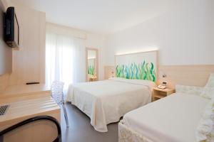 Triple Room with Sea View room in Hotel Savoy