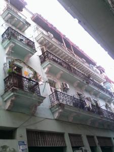 Private and inexpensive apto in town center
