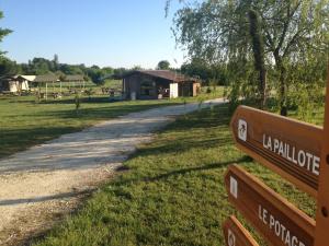 Lodges Shanti Lac Cabanes gites insolites et espace bien-etre Bordeaux : photos des chambres