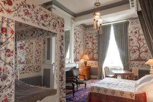 Hotels Chateau de La Ballue - Les Collectionneurs : photos des chambres