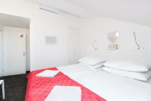 Standard Twin Room room in Tia Apartments and Rooms
