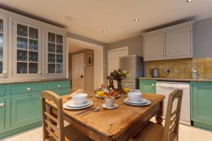 Gate House - Vivre Retreats