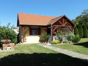 Vend&eacute;gh&aacute;z V&aacute;gi Vend&eacute;gh&aacute;z &Eacute;cs Magyarorsz&aacute;g