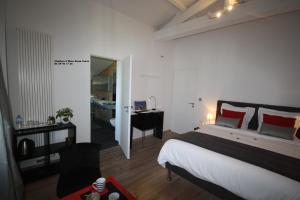 B&B / Chambres d'hotes Chambres d'Hotes LA PASTOURELLE Royan centre : photos des chambres