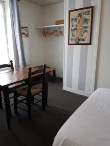 Hotels Hotel de Normandie : photos des chambres