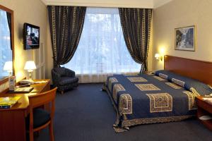 Double or Twin Room room in Grand Hotel Ukraine