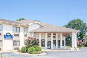 Days Inn & Suites by Wyndham Brinkley - Stuttgart