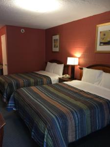 Double Room with Two Double Beds room in Hope Inn