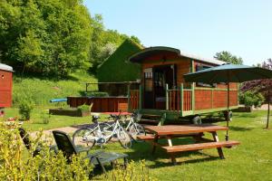 Maisons d'hotes Les Roulottes de Maufront : photos des chambres