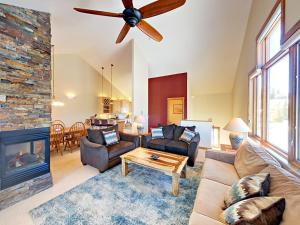 Three-Bedroom Townhouse room in 470 Kings Crossing Townhouse Unit 5
