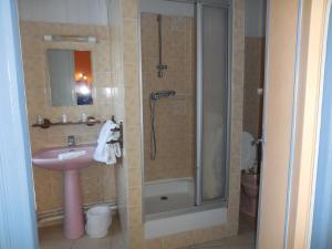 Triple Room with City View room in Hotel de la gare