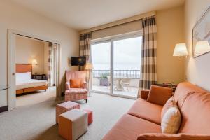 Junior Suite King with Sofa Bed room in Best Western Villa Maria Hotel