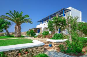 Skarmoutsos Studios Naxos Greece