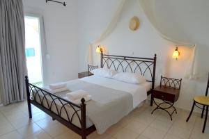 Hotel Glaronissia Rooms & Suites Milos Greece