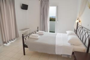 Hotel Glaronissia Rooms & Suites Milos Greece