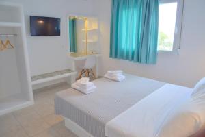 Hotel Glaronissia Rooms & Suites Milos Greece