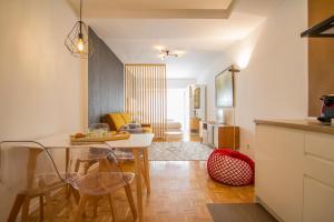 Puerta de Atocha - Acogedor estudio para 4 con piscina - 4-звездочные отели в городе Мадрид